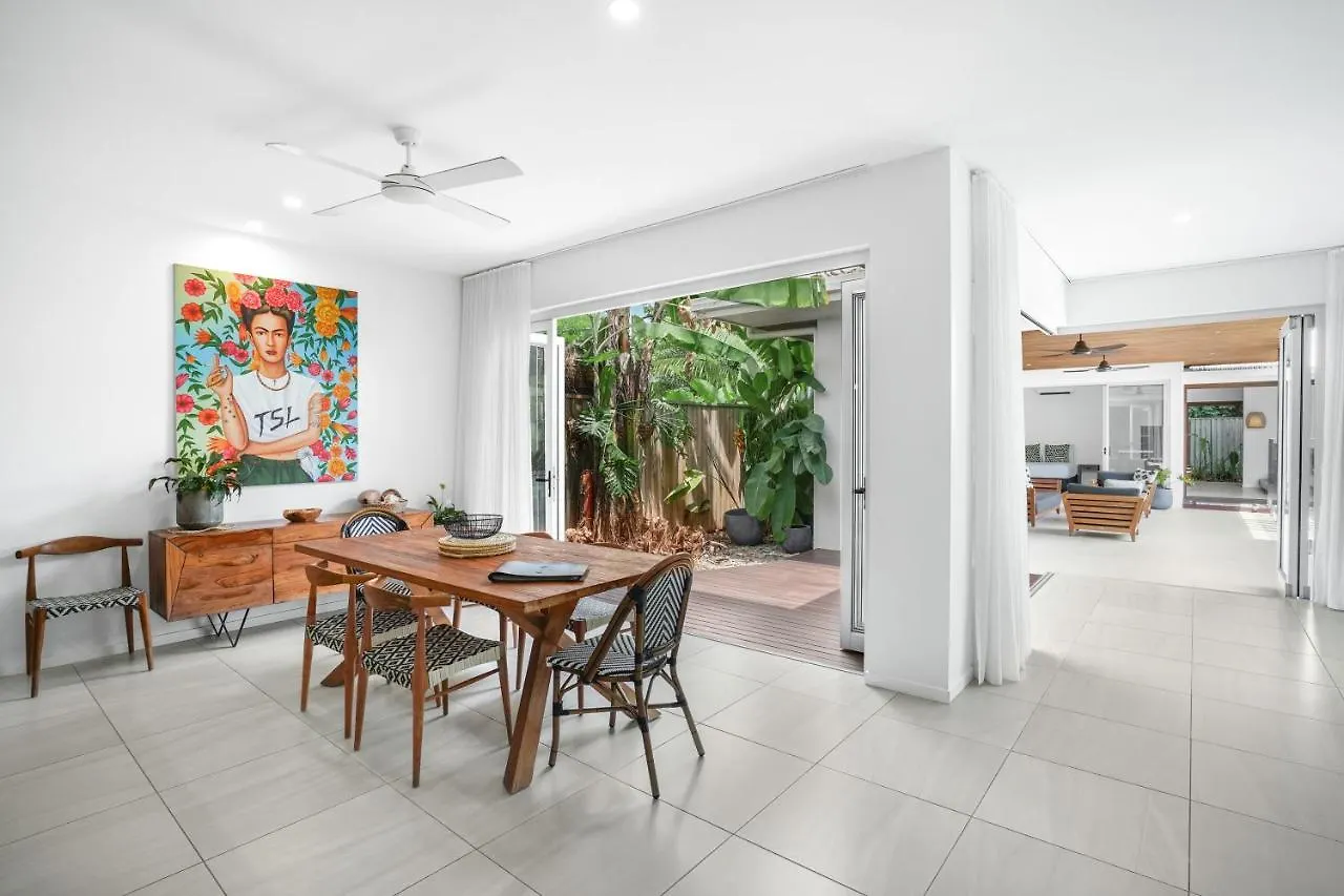 Belle Escapes 94 Cascade Luxury Home Palm Cove Holiday home